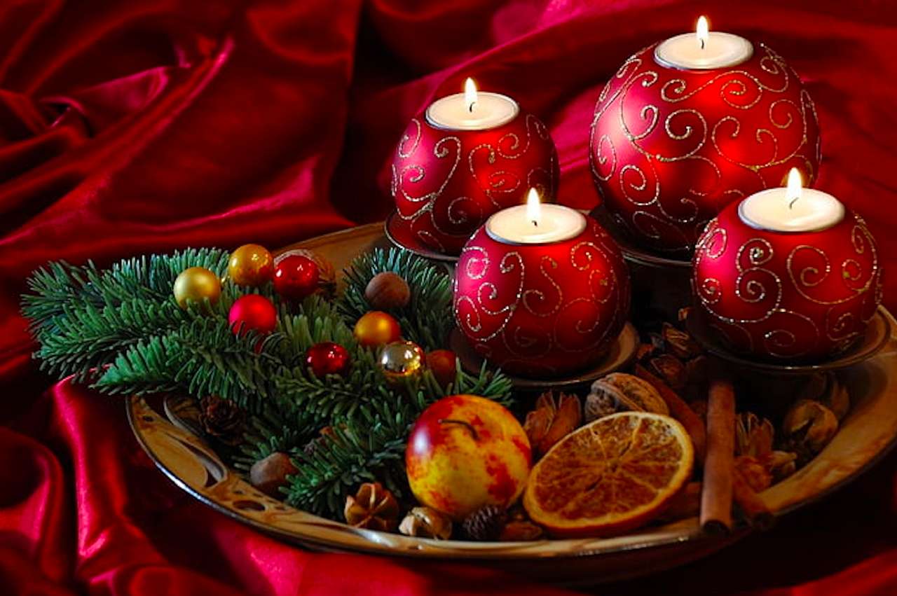 Červená elegantní vánoční čelenka skládačky online