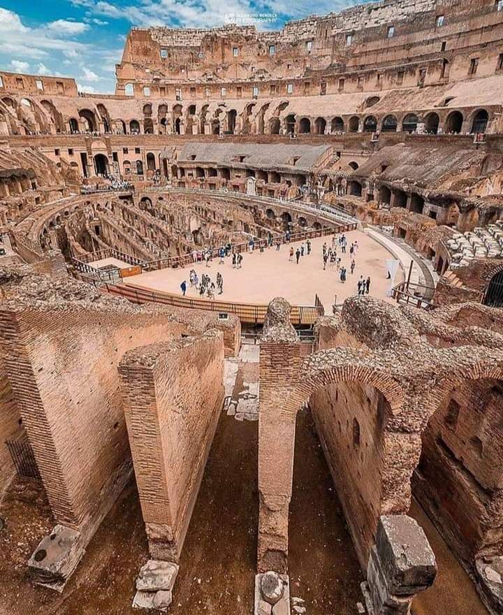 Inside the Colosseum, Rome jigsaw puzzle online