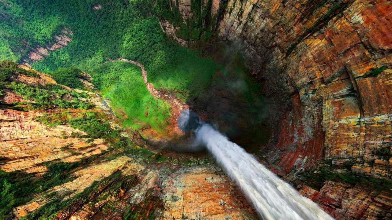 stort vattenfall Pussel online