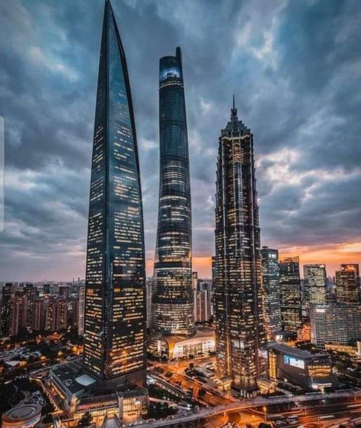 Sanghaj 3 legmagasabb felhőkarcolója? kirakós online