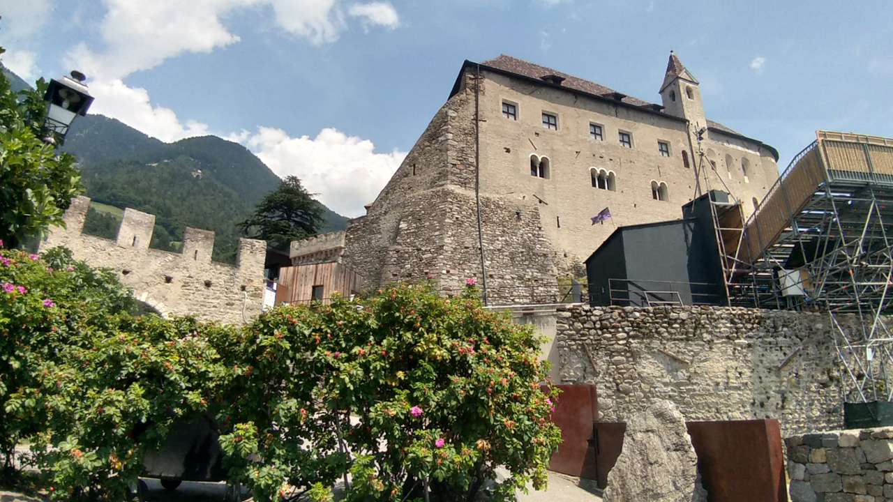Tyrols slott pussel på nätet