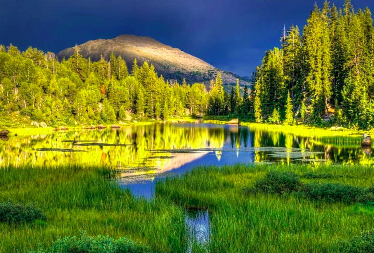 Magische weerspiegelingen van de natuur, een adembenemend uitzicht online puzzel
