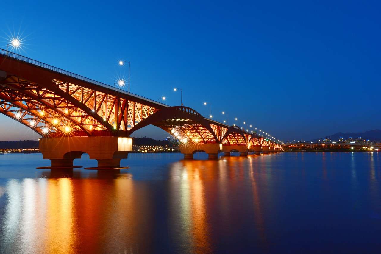 Міст через річку Хань пазл онлайн