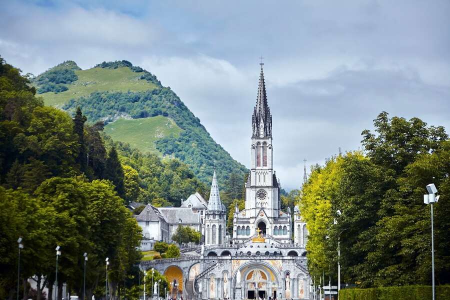 Francie-Lourdes- Svatyně online puzzle