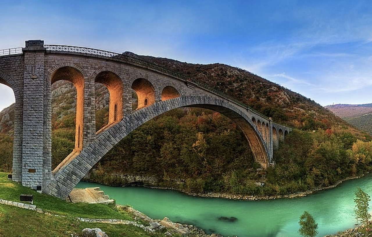 Slowenien - die berühmteste Eisenbahnbrücke aus Stein Puzzlespiel online