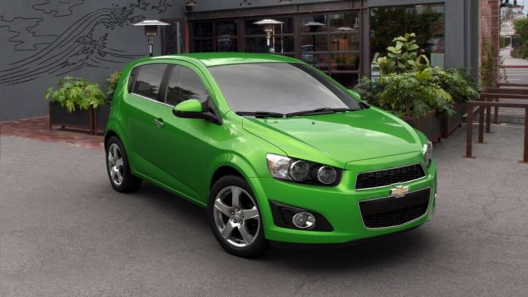 Auto Chevrolet Sonic Año 2014 rompecabezas en línea