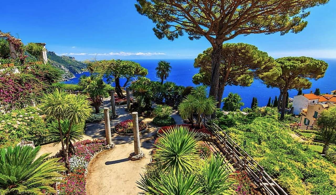 Италия-Амальфитанское побережье с красивым парком онлайн-пазл