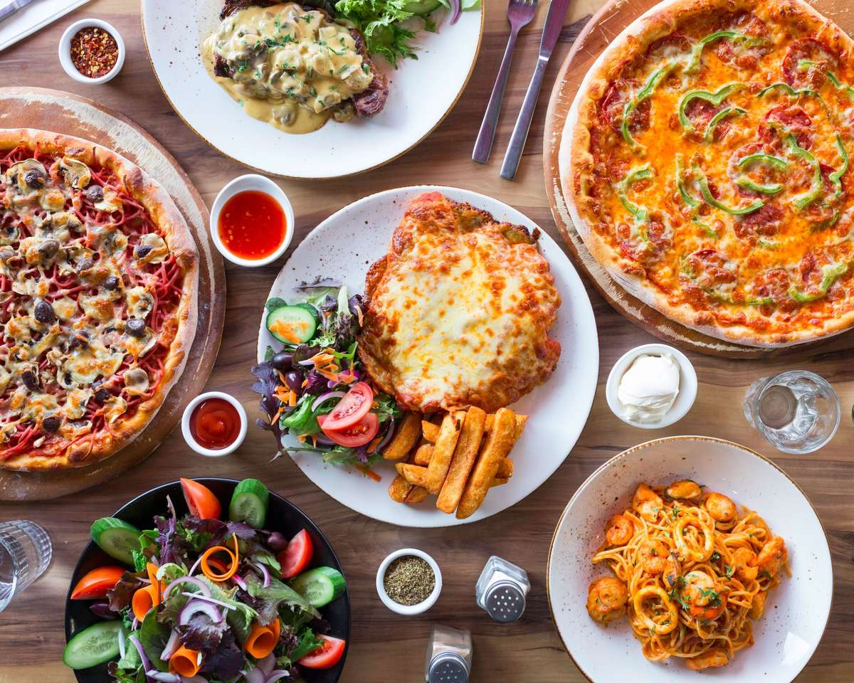Jantar de pizzas e massas quebra-cabeças online