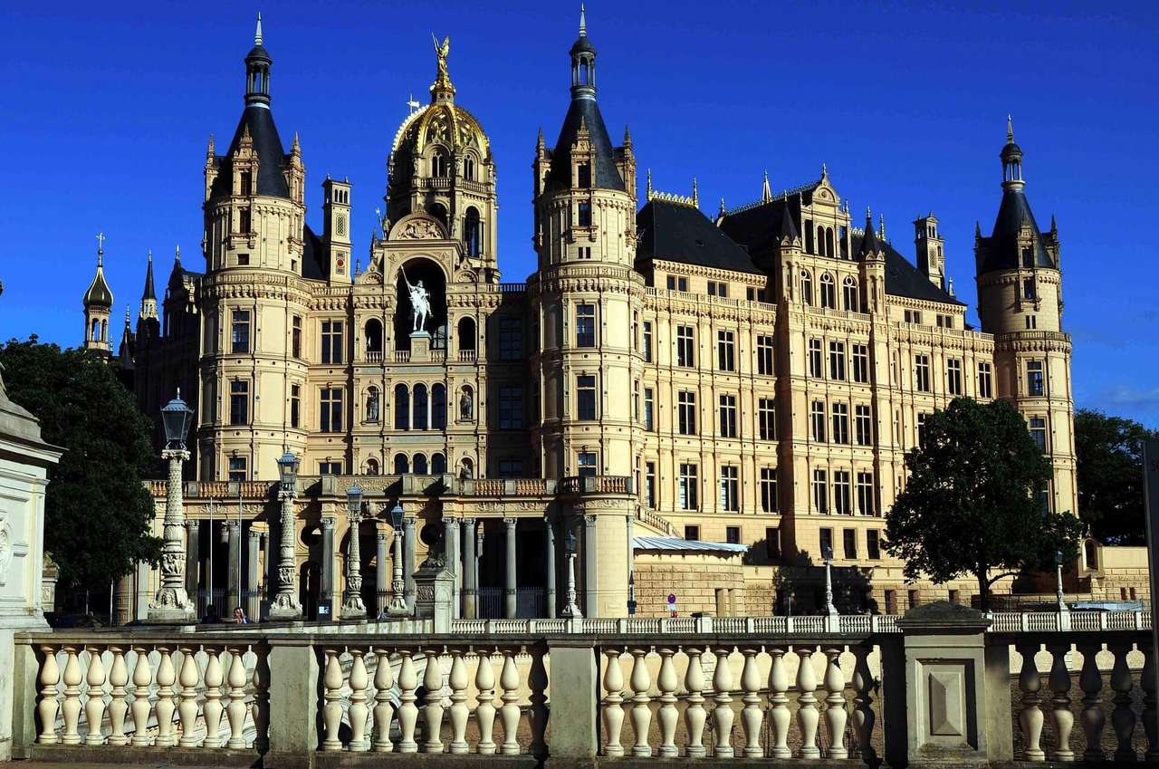 Tyskland-nyrenässansen Schwerin slott Pussel online