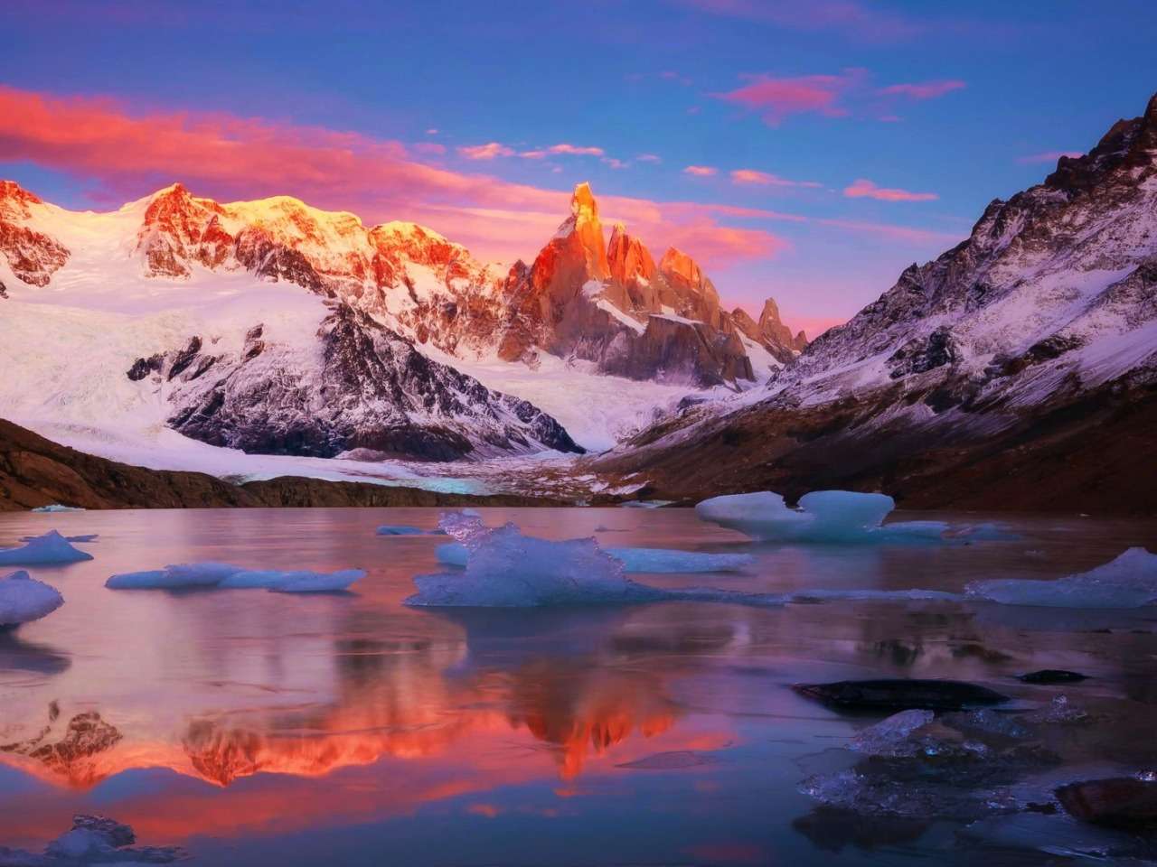 Argentine - Cerro Torre, se reflétant dans la glace puzzle en ligne
