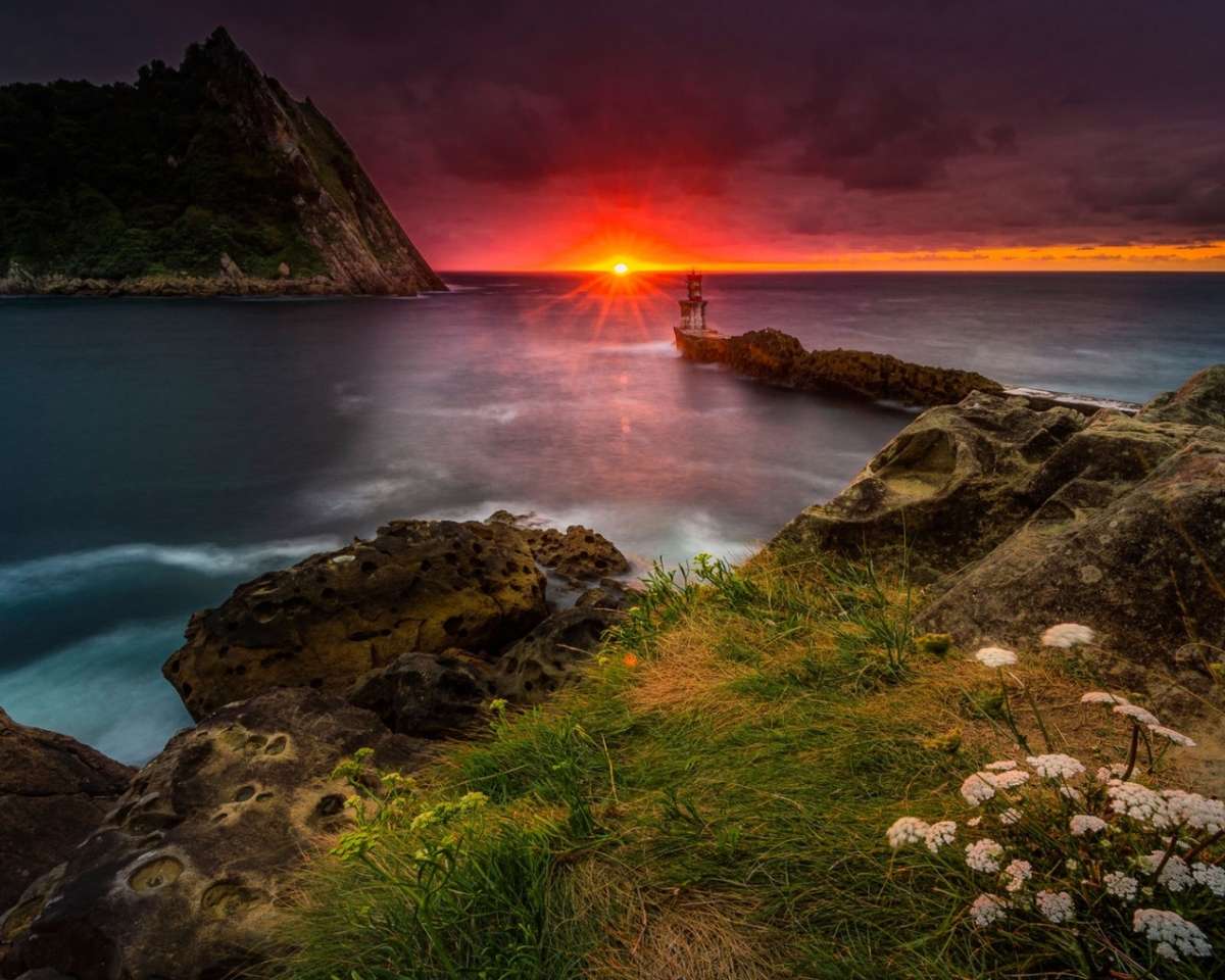 Frumusețea unui apus de soare pe coastă, ce priveliște jigsaw puzzle online