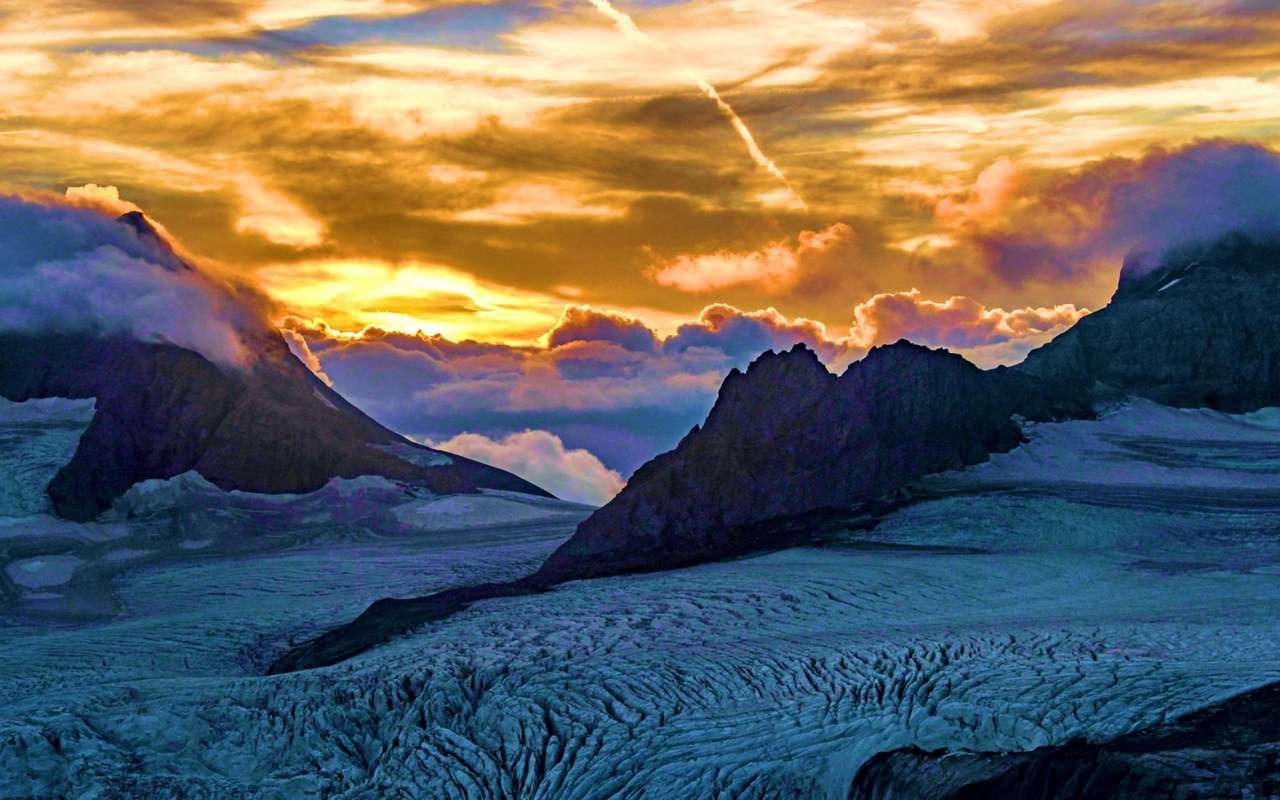 Швейцария-ледник Huefi по време на залез онлайн пъзел