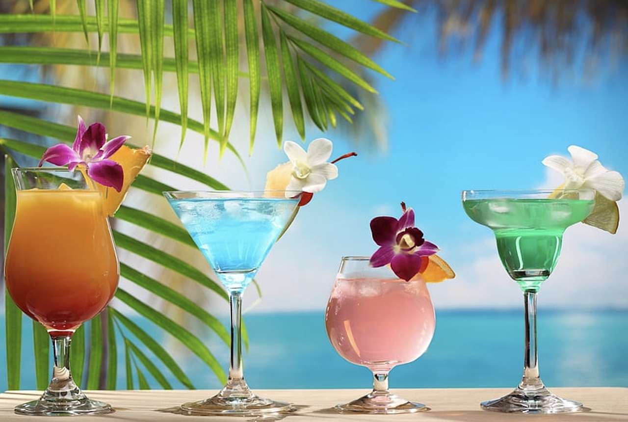Тропічні коктейлі запрошують і спокушають :) онлайн пазл