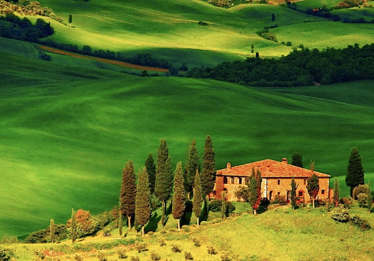 Toscana i gröna färger, en vacker utsikt pussel på nätet