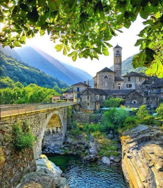 イタリアの村 ジグソーパズルオンライン