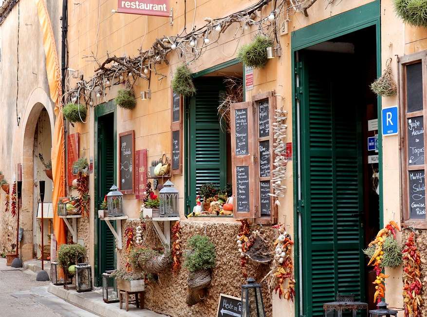 En restaurang på Mallorca bjuder in dig Pussel online