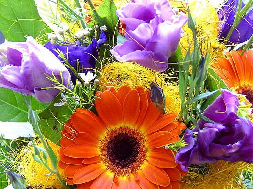 Durch einen schönen Blumenstrauß Online-Puzzle