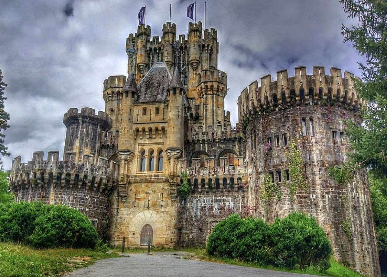 Spanien - mittelalterliche Burg von Butron Puzzlespiel online