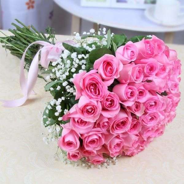 Ένα μεγάλο μπουκέτο ροζ τριαντάφυλλα online παζλ