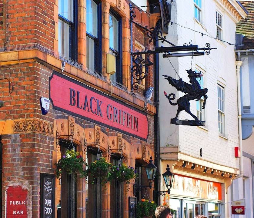 Das Black Griffin Pub in Canterbury Puzzlespiel online