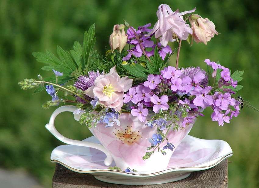 Букет польових квітів, красивий пазл онлайн