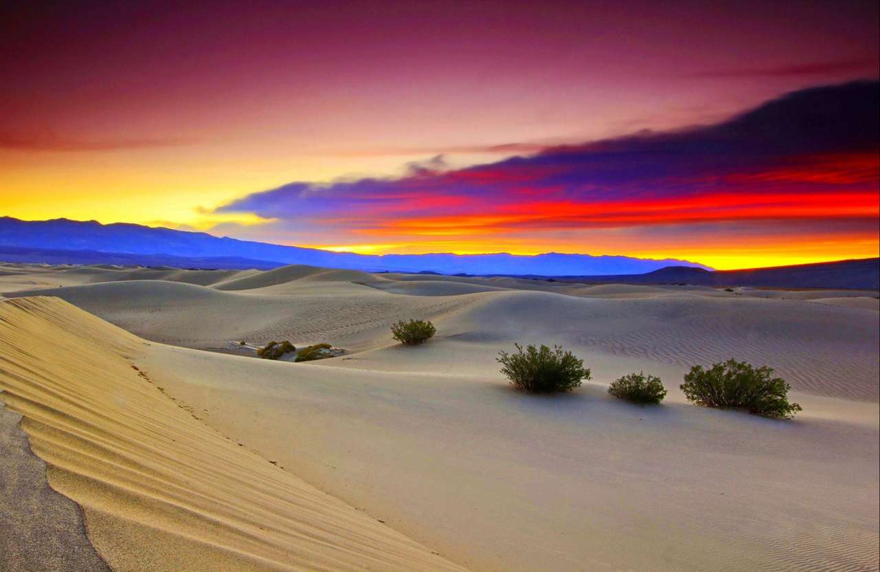 おとぎ話のような夕暮れの砂漠の美しさ、奇跡 オンラインパズル