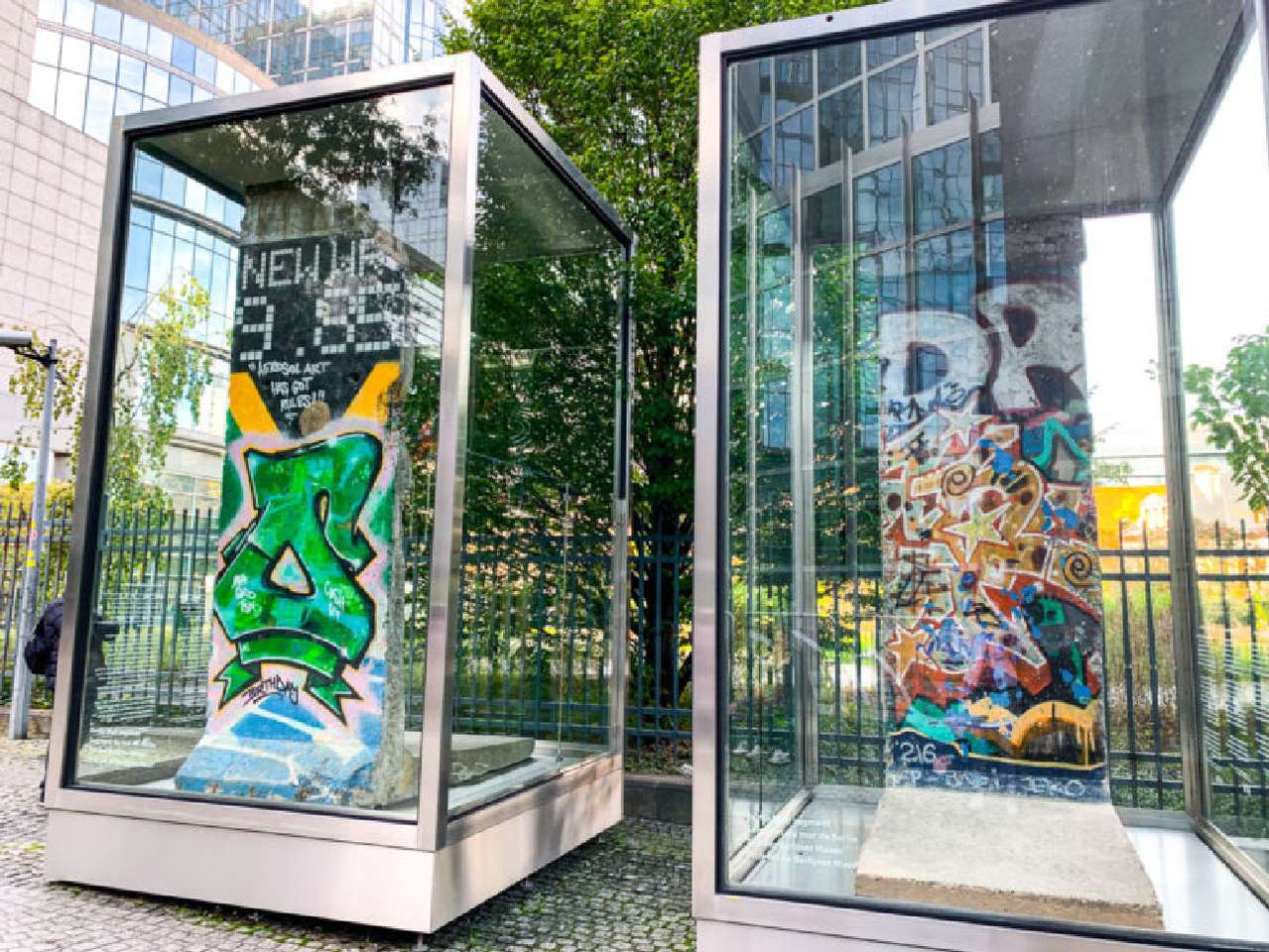 Partes do Muro de Berlim-Bélgica-Bruxelas- quebra-cabeças online