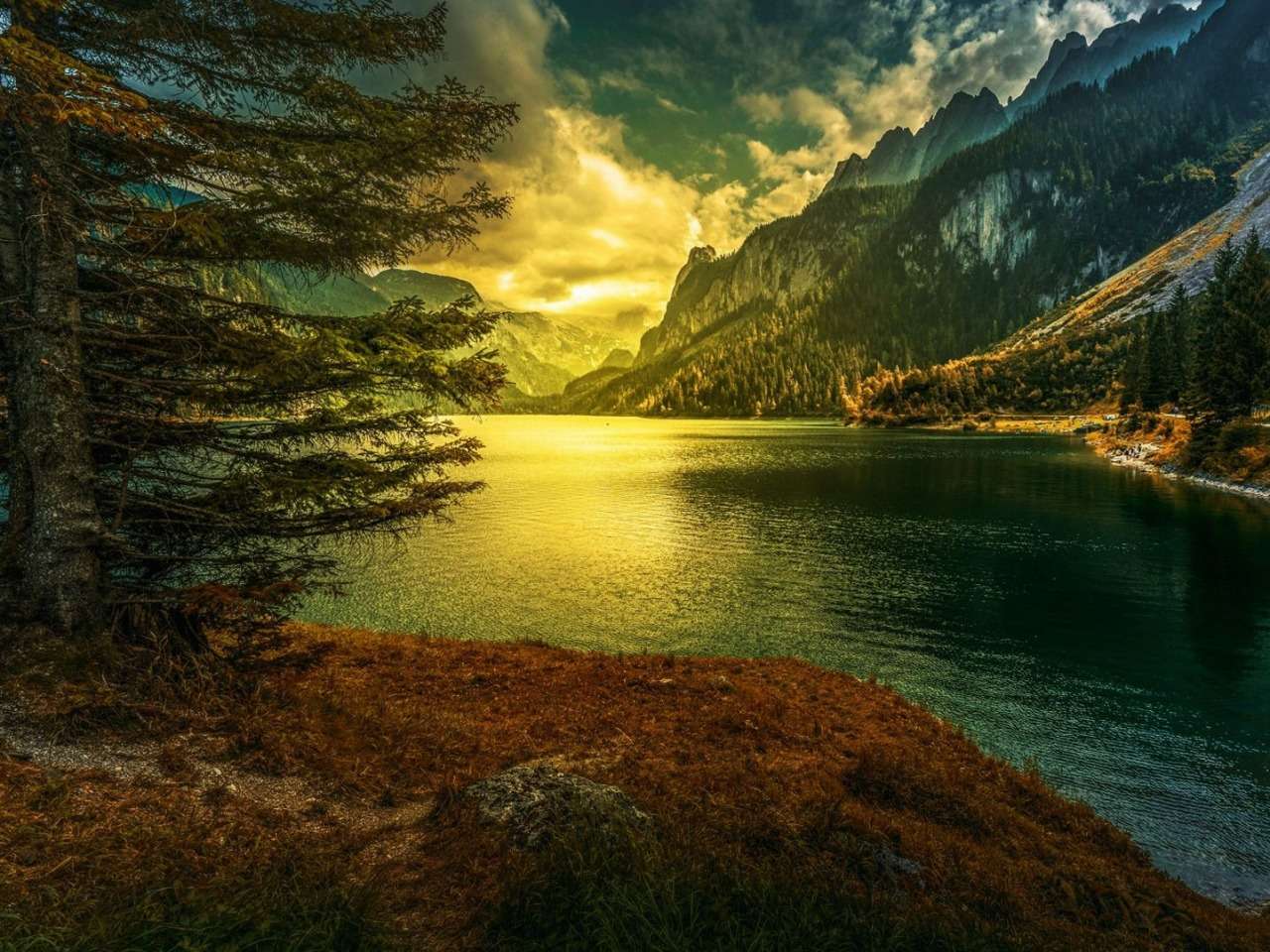 Австрія-озеро Гозау на сході сонця, але вид онлайн пазл