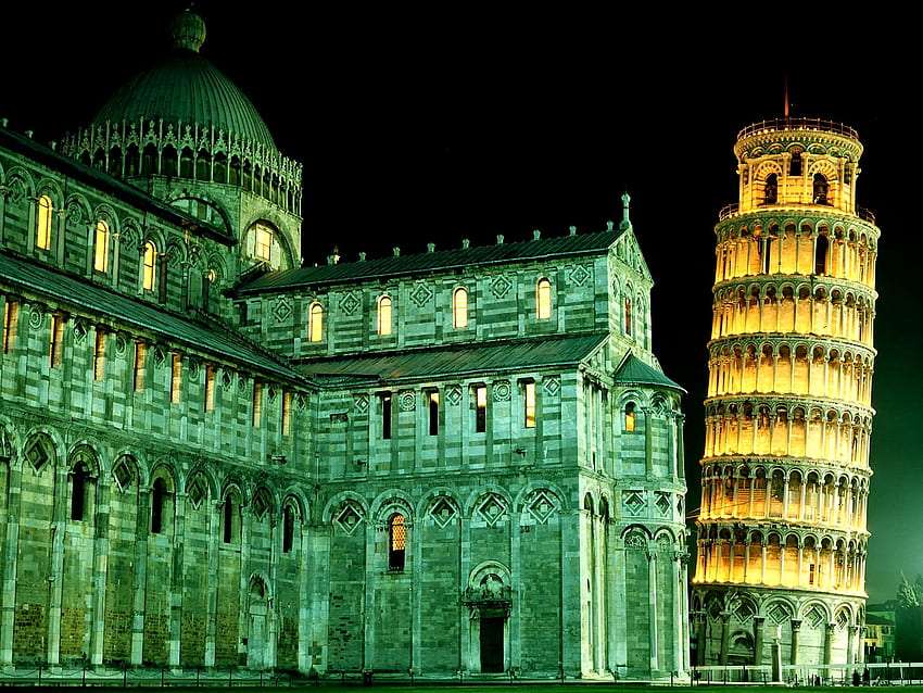 Lutande tornet i Pisa Pussel online