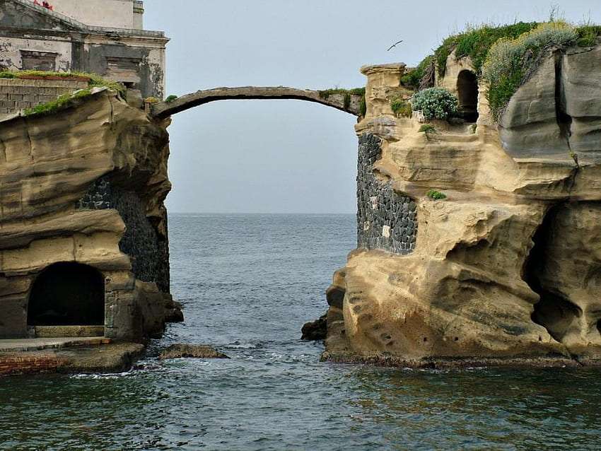 Italia Vedere asupra micuței insule Gaiola puzzle online