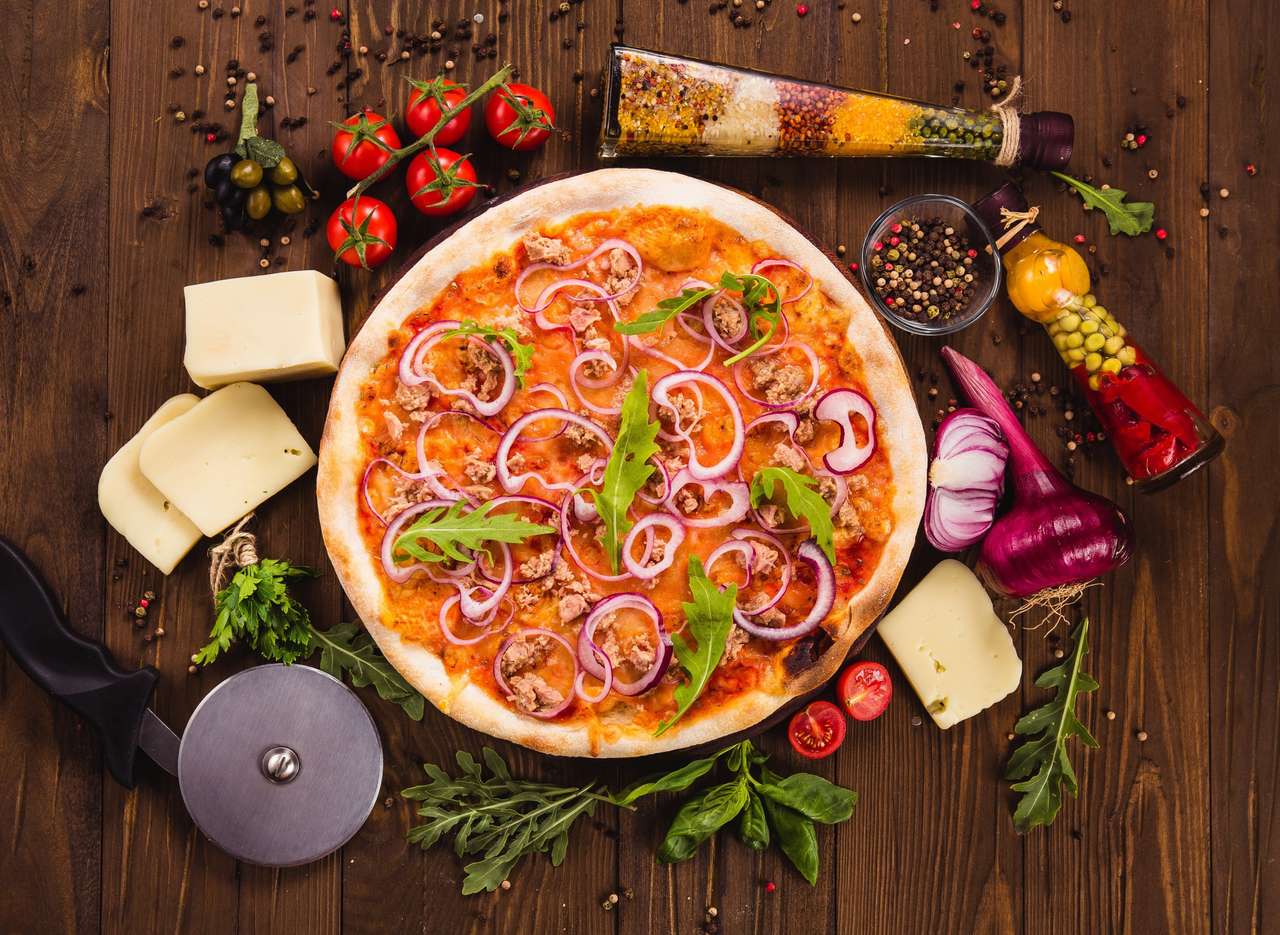 Апетитна пица със зеленчуци онлайн пъзел