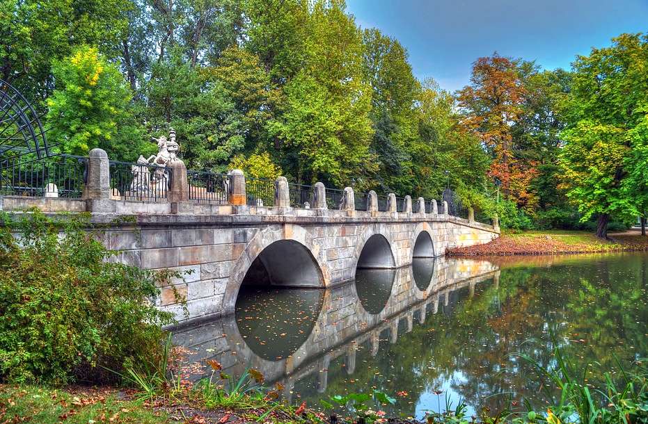 Γέφυρα κατά μήκος ul. Agrykola στη Βαρσοβία παζλ online