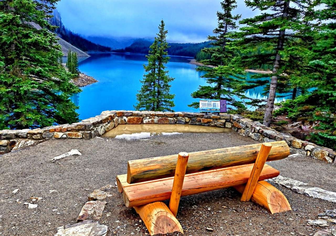 Kanada - Utsiktsbänk på den vackra Moraine Lake Pussel online