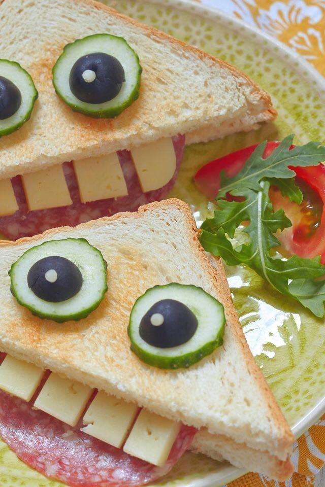 Veselý sendvič skládačky online