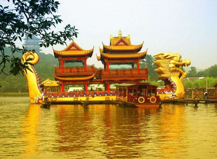 Китайський човен-дракон онлайн пазл