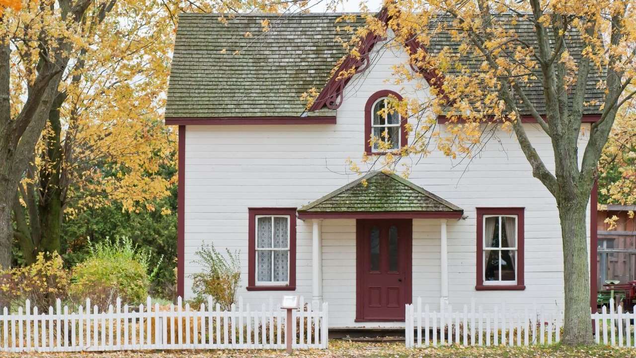Old houses jigsaw puzzle online