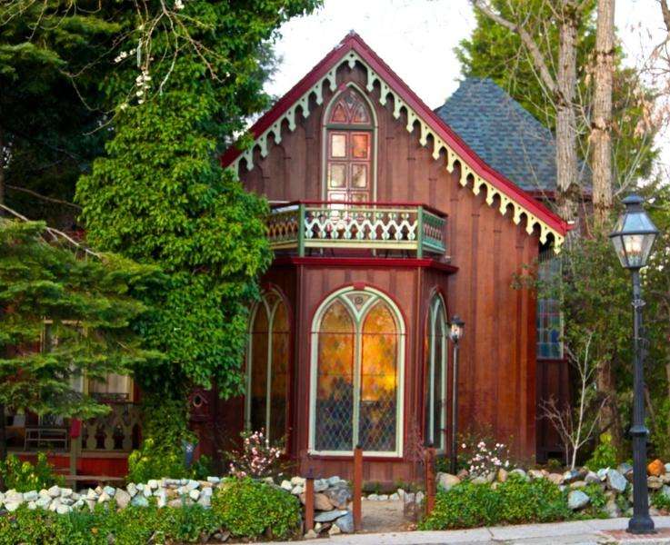 Piccola bella casa di legno puzzle online