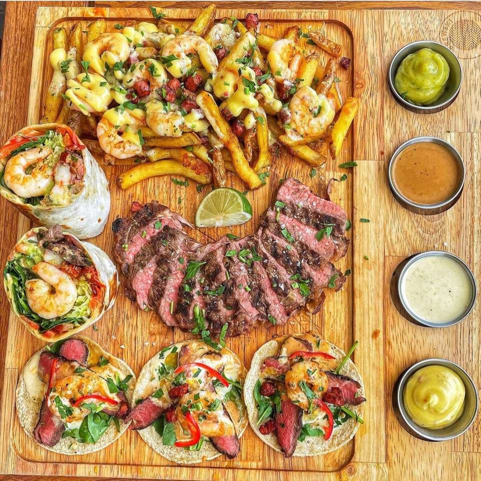 Surf & Turf Board online puzzle