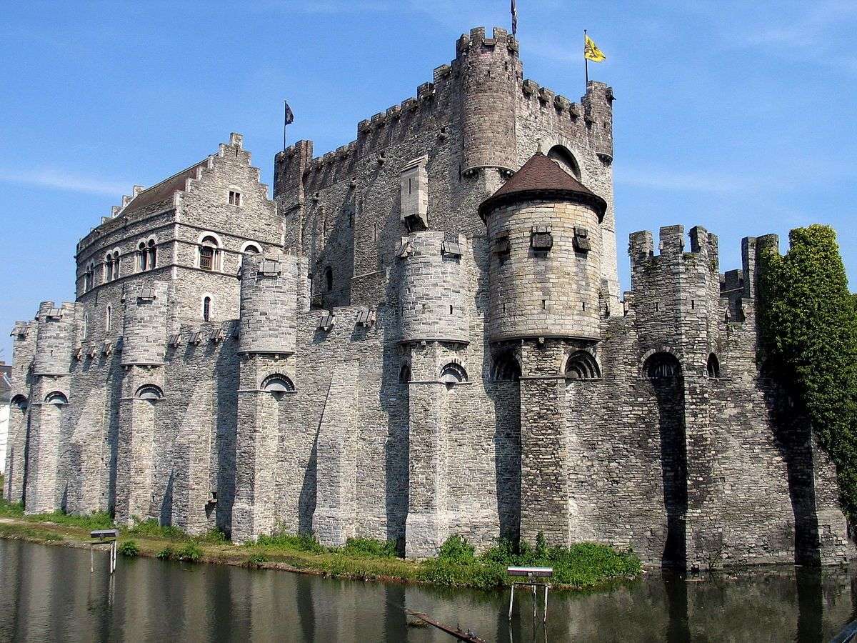 Гентский замок онлайн-пазл