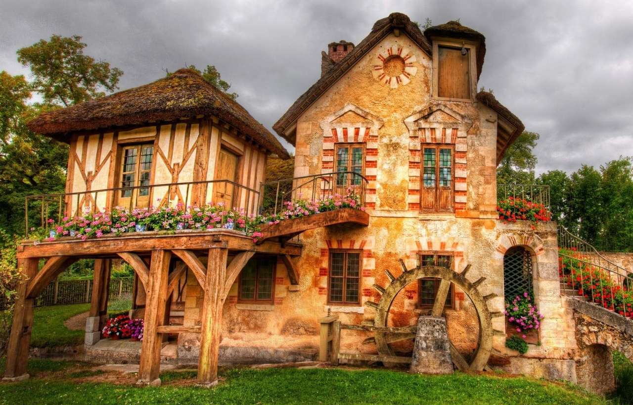 Viktorianskt vackert gammalt hus Pussel online