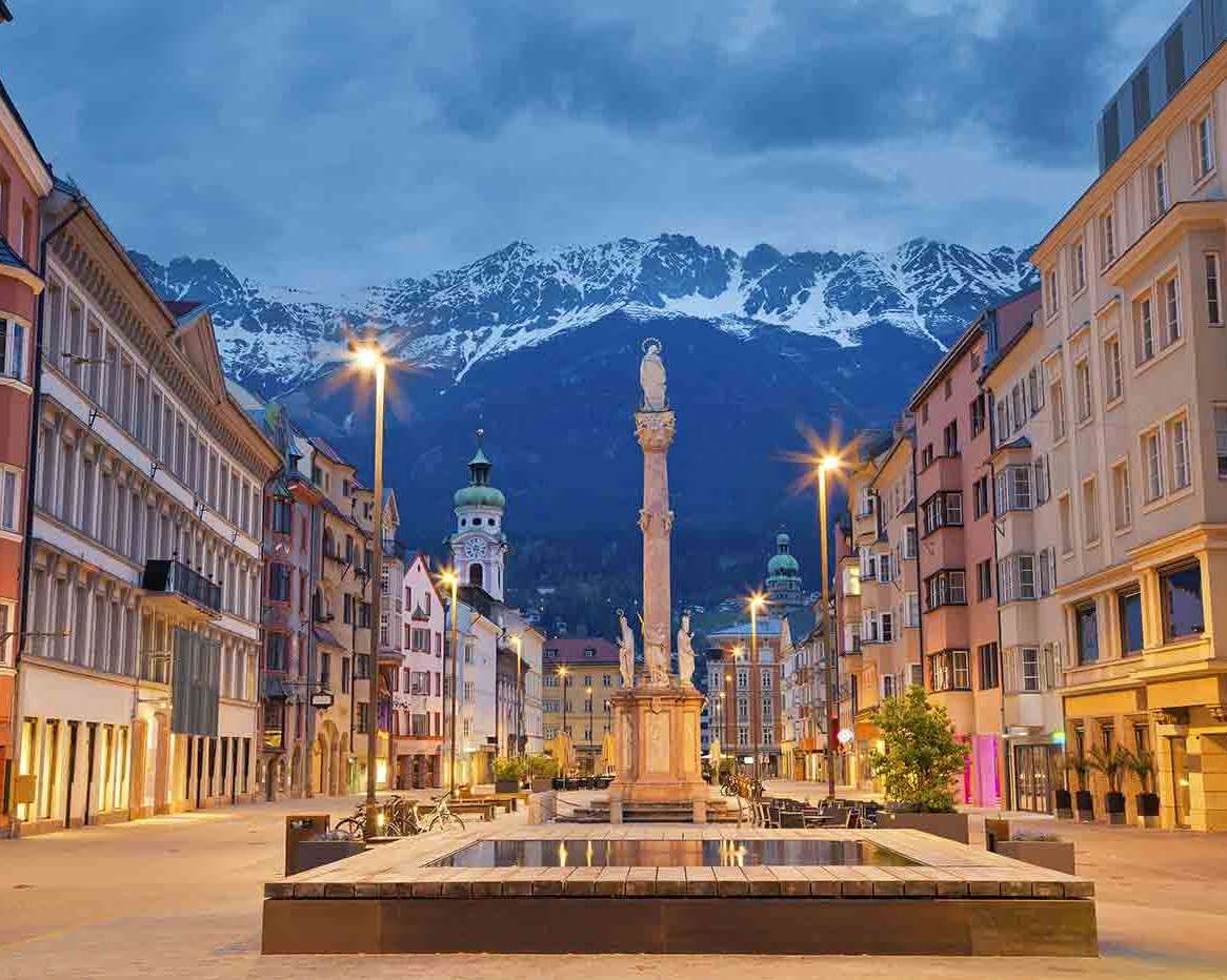 Innsbruck é uma cidade estatutária na Áustria quebra-cabeças online
