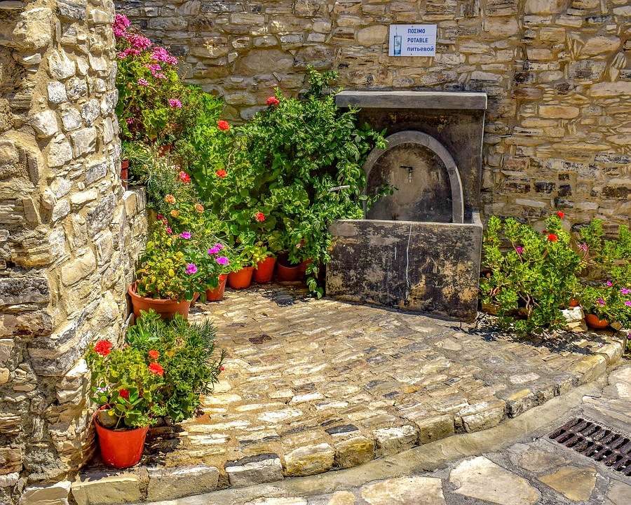 "Drinkwater" (Cyprus, dorp Kato Lefkara) online puzzel