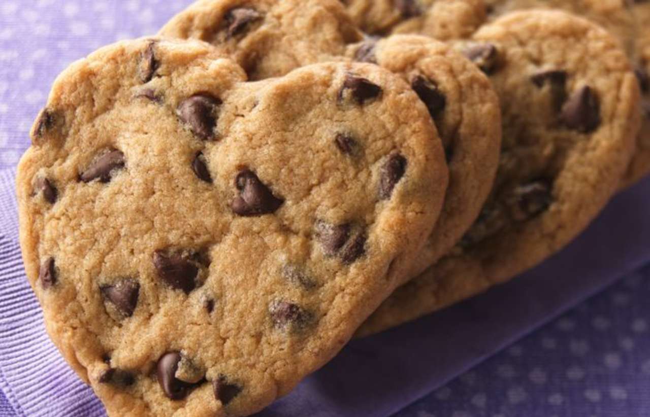 Печенье с шоколадной крошкой в ​​форме сердца пазл онлайн