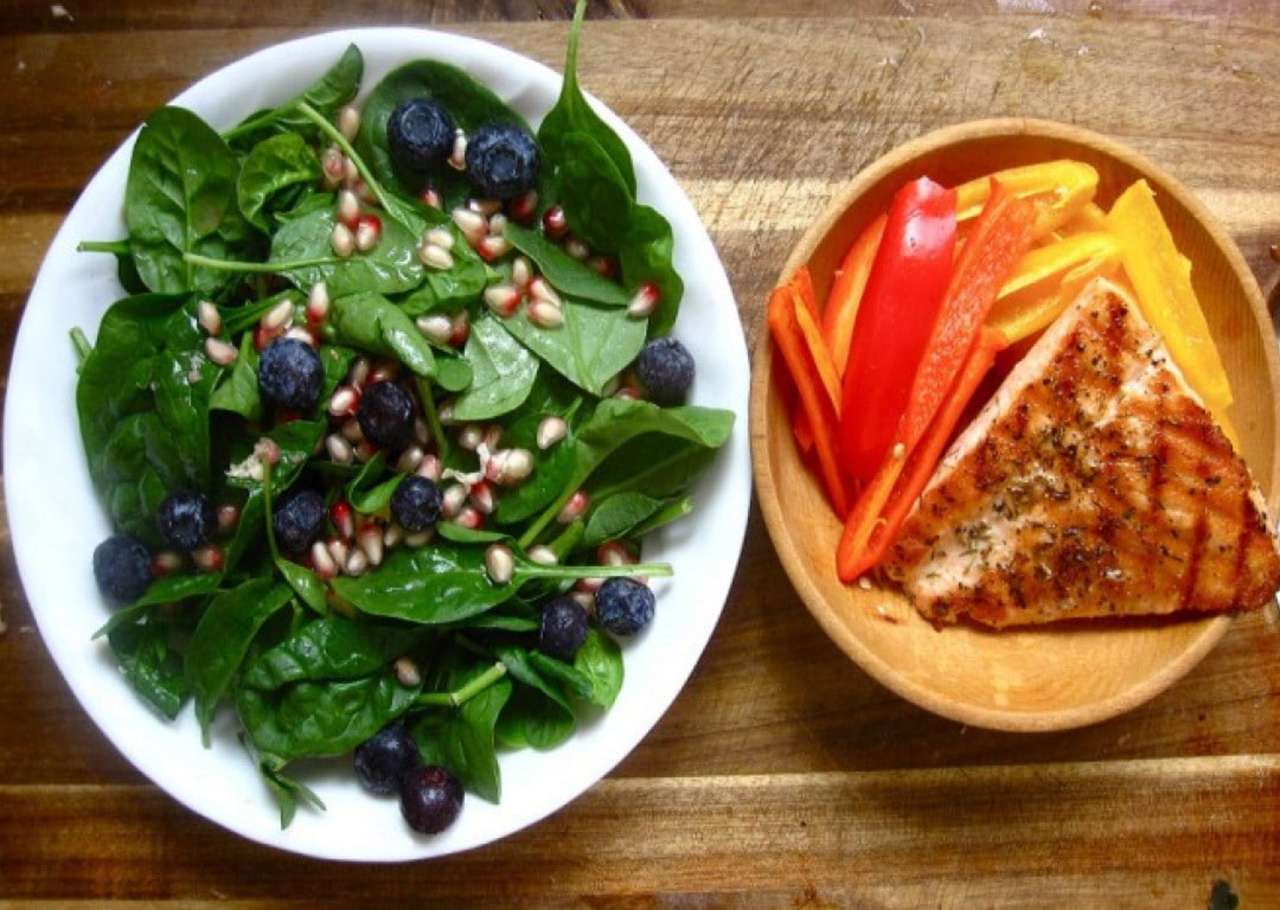 Egészséges, alacsony kalóriatartalmú vacsora, tele vitaminokkal kirakós online