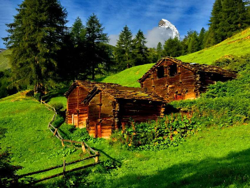 Frumusețea atemporală a caselor vechi de munte puzzle online