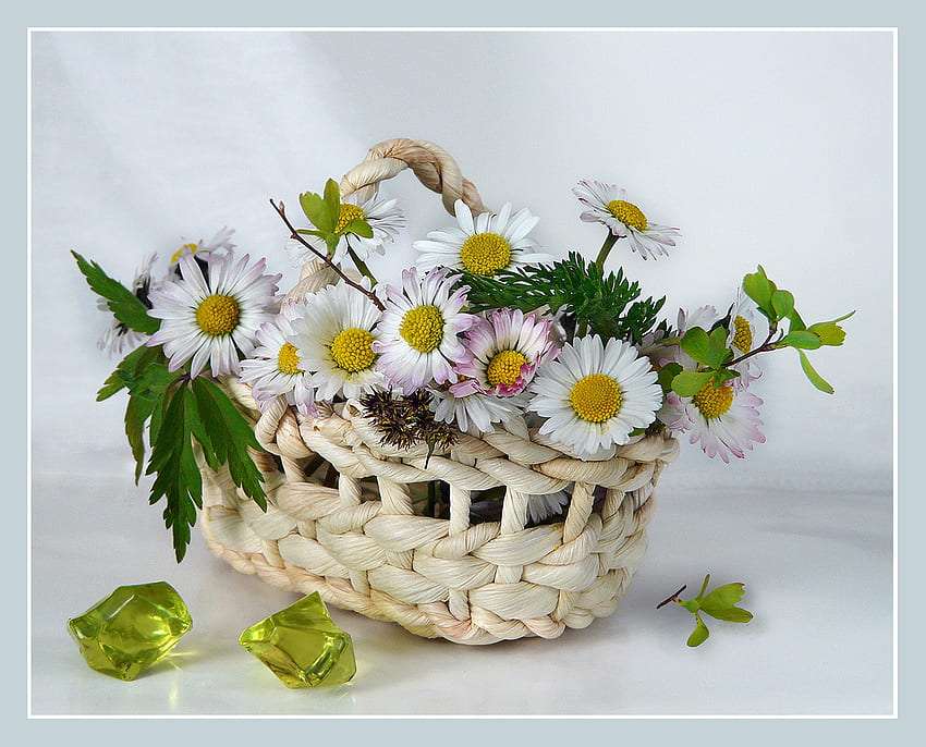 Прекрасни цветя в кошница онлайн пъзел