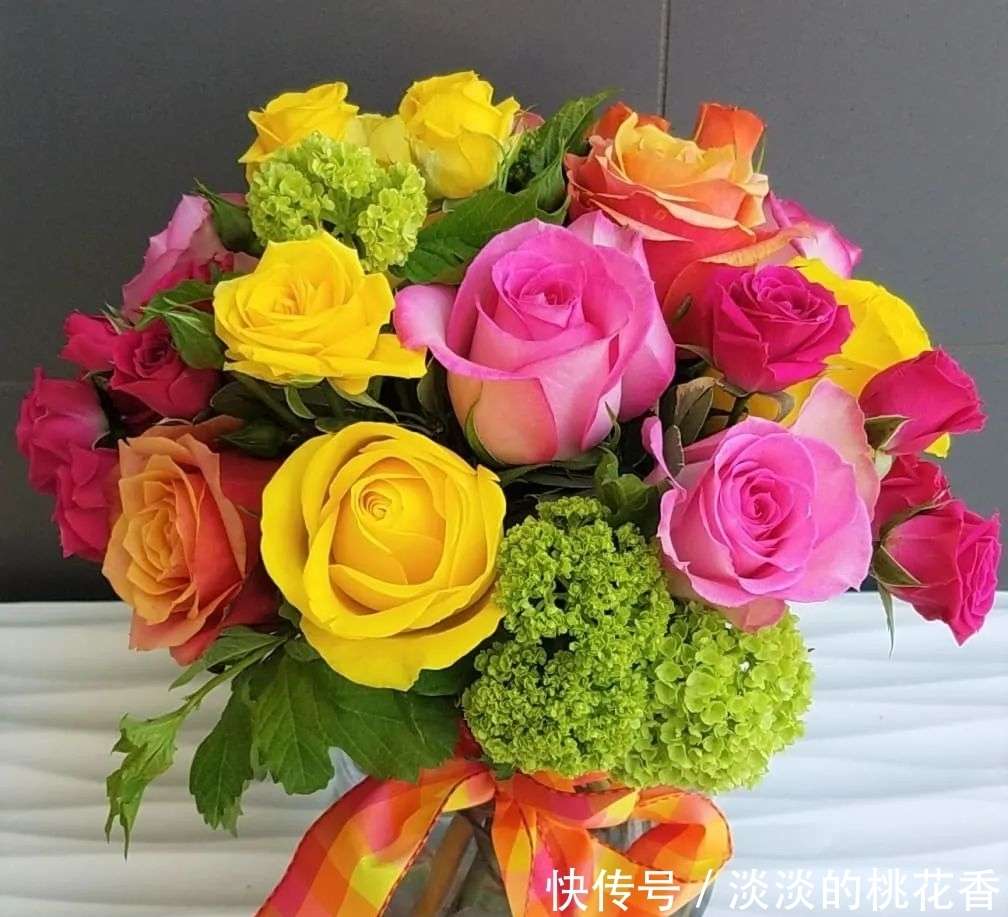 Bouquet di rose colorate puzzle online