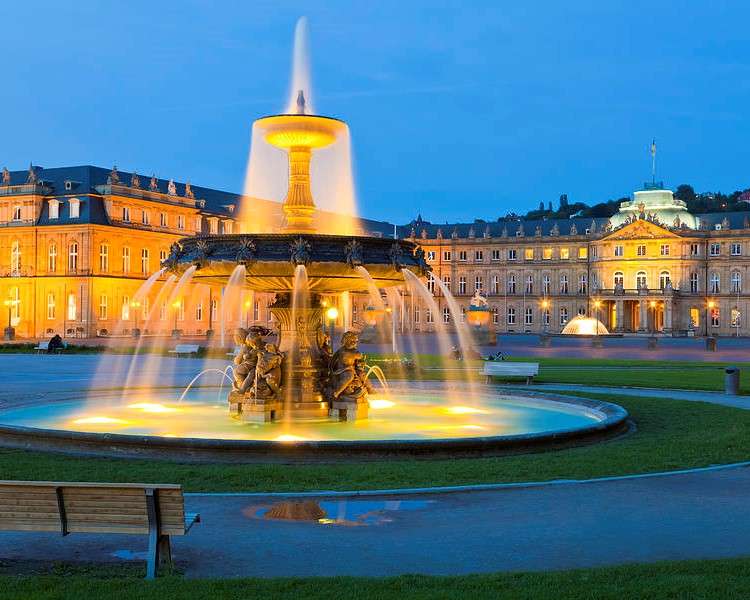 View of the fountain in the evening jigsaw puzzle online