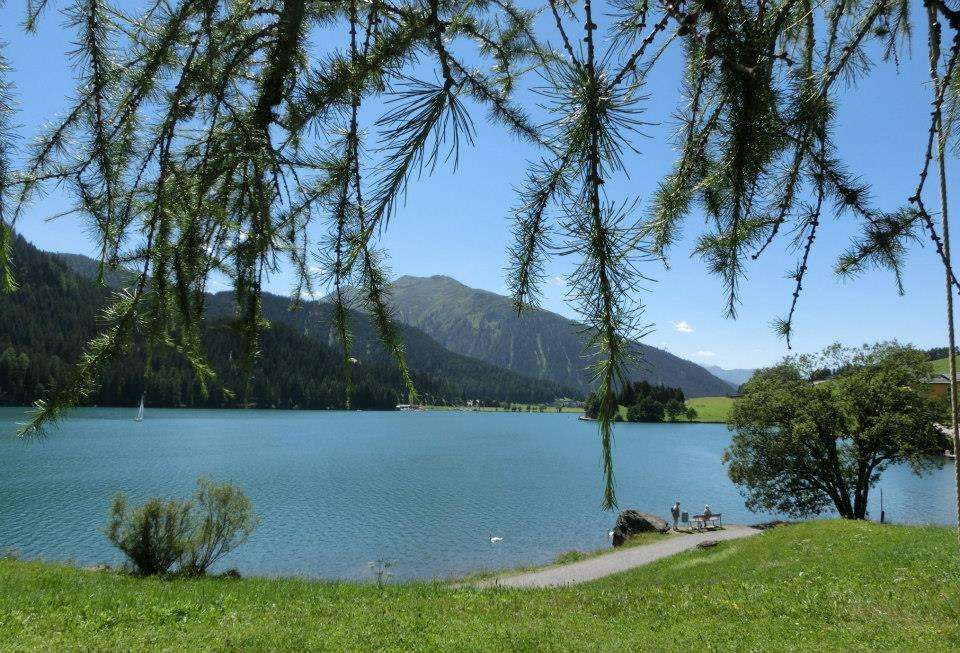 Atemberaubender See in der Schweiz Puzzlespiel online