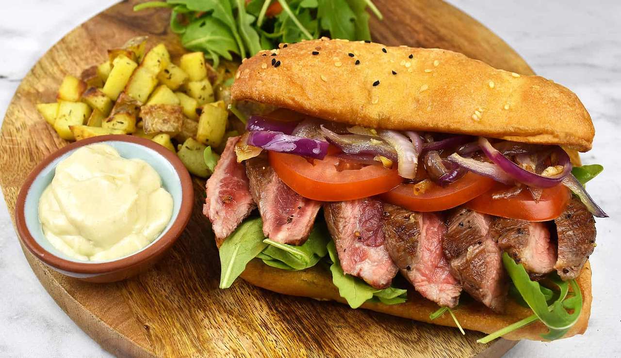 Sandwich au steak grillé puzzle en ligne